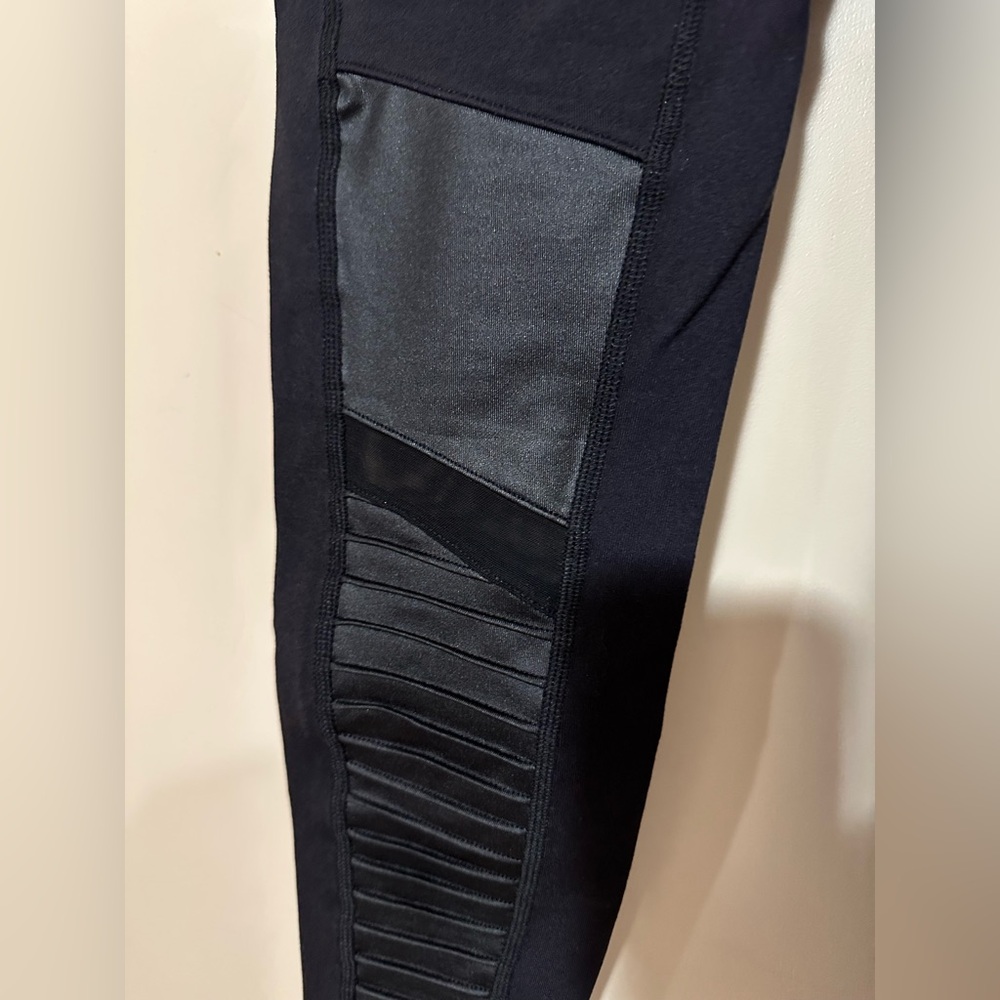 7/8 High-Waist Moto Legging - Picture 3 of 8